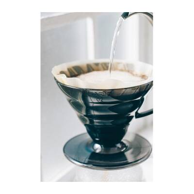 Hario V60 02 Plastik Dripper ve 40'lı Filtre Kağıdı Seti, Siyah - 3