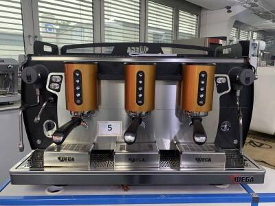 Wega Wbar EVD3 Tam Otomatik Espresso Kahve Makinası, 3 Grup - 2